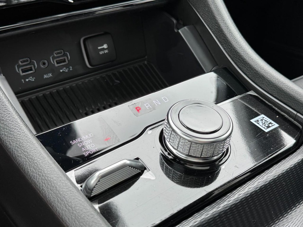 Jeep Grand Cherokee Vehicle Full-screen Gallery Image 15