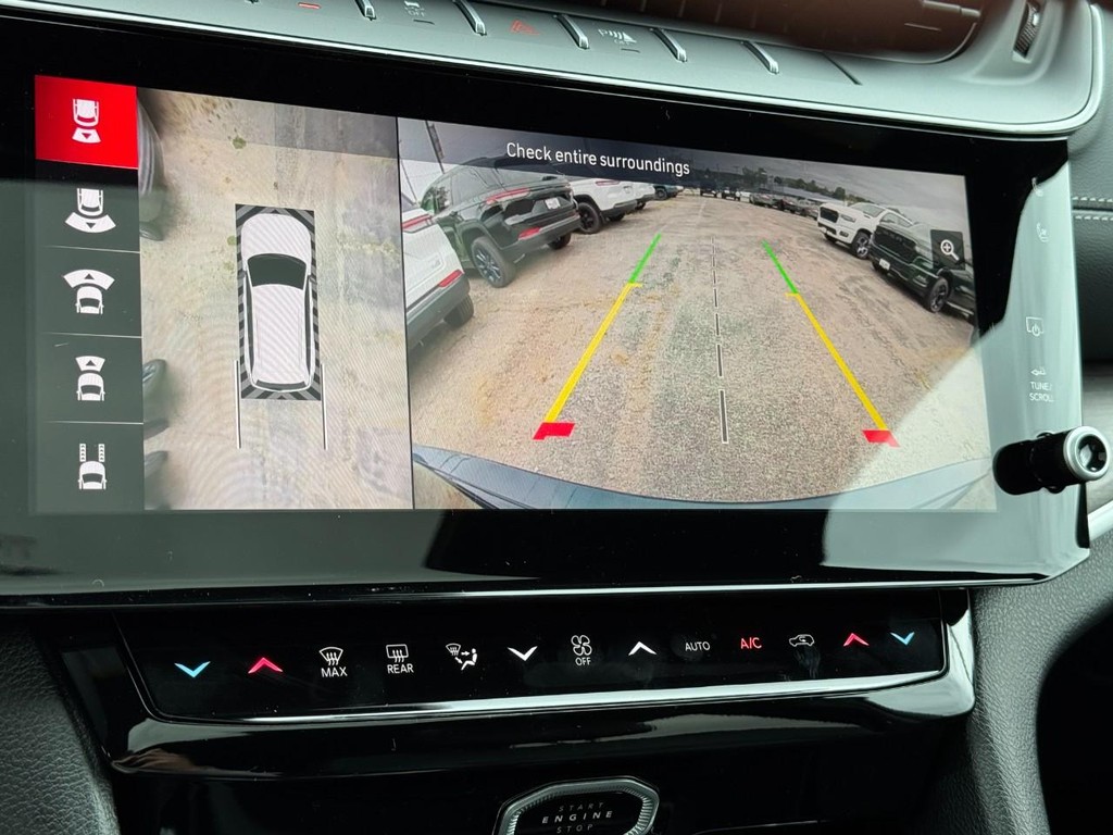 Jeep Grand Cherokee Vehicle Full-screen Gallery Image 18