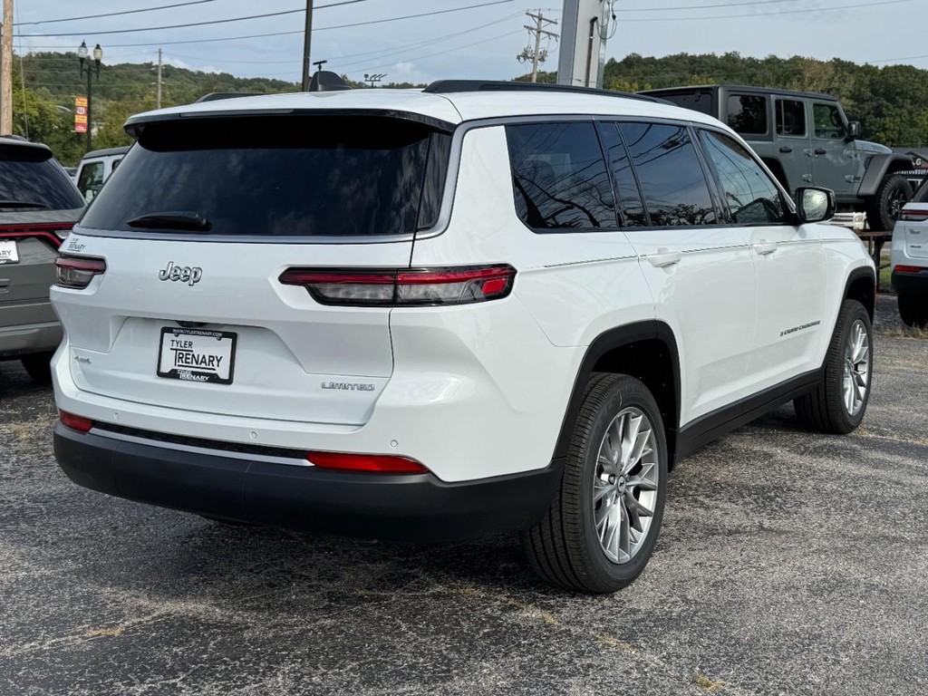 Jeep Grand Cherokee L Vehicle Full-screen Gallery Image 04