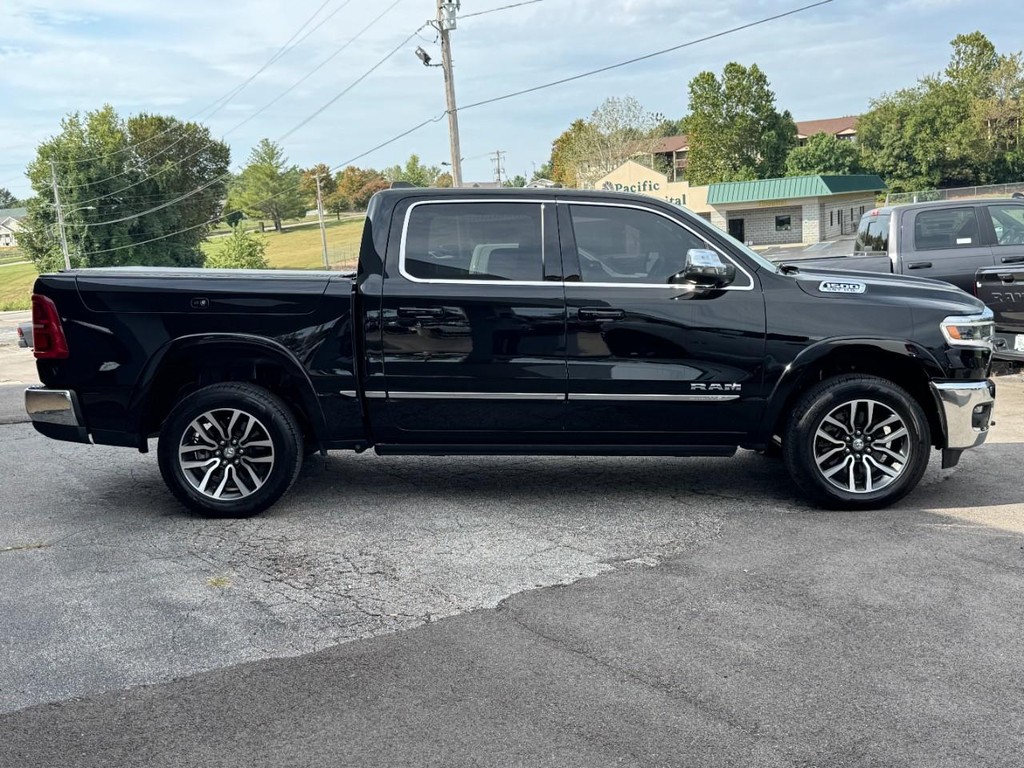 Ram 1500 Vehicle Full-screen Gallery Image 02