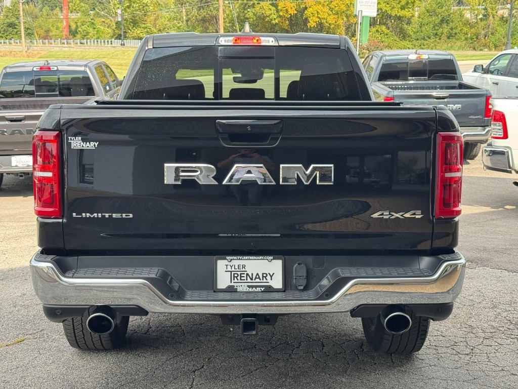 Ram 1500 Vehicle Full-screen Gallery Image 05