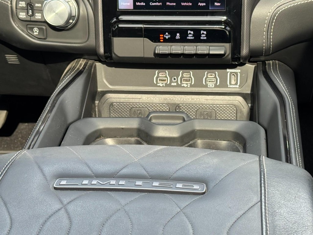 Ram 1500 Vehicle Full-screen Gallery Image 16