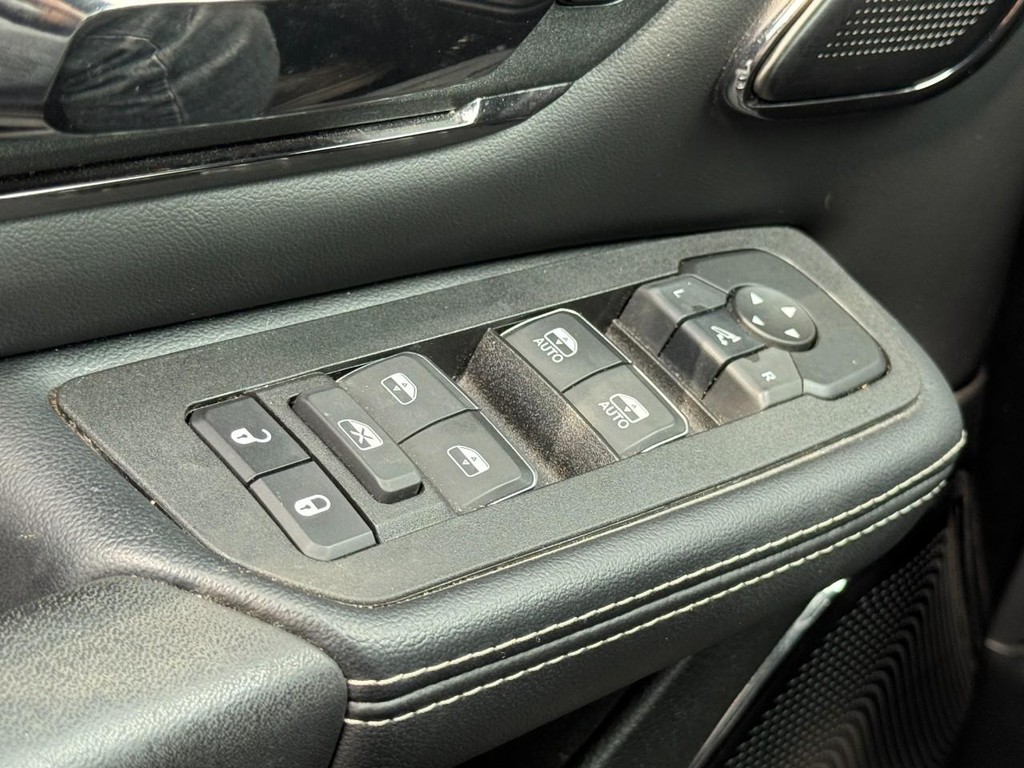Ram 1500 Vehicle Full-screen Gallery Image 27