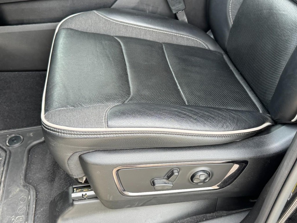 Ram 1500 Vehicle Full-screen Gallery Image 28