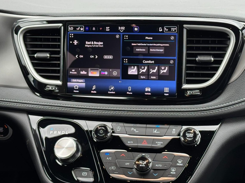 Chrysler Pacifica Vehicle Full-screen Gallery Image 11