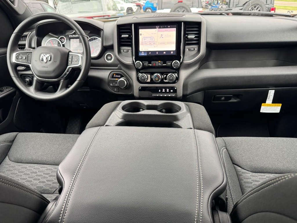 Ram 1500 Vehicle Full-screen Gallery Image 07