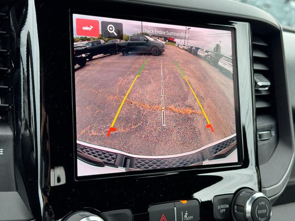 Ram 1500 Vehicle Full-screen Gallery Image 15