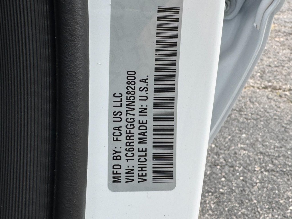 Ram 1500 Vehicle Full-screen Gallery Image 17