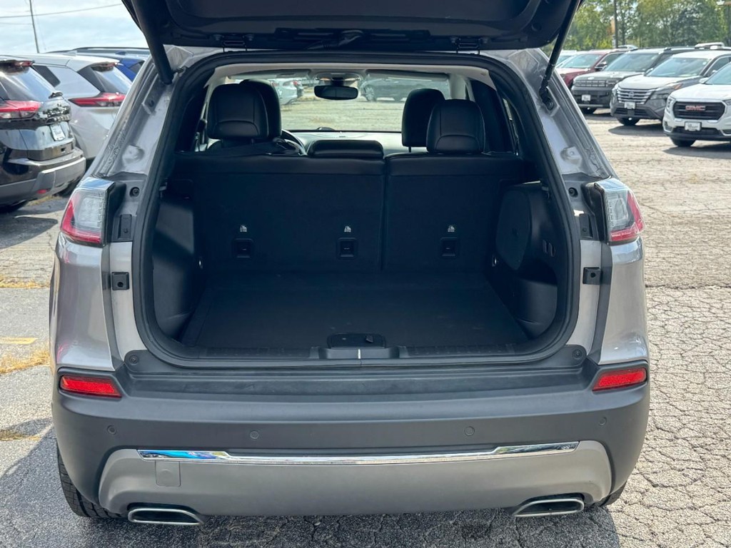 Jeep Cherokee Vehicle Full-screen Gallery Image 06