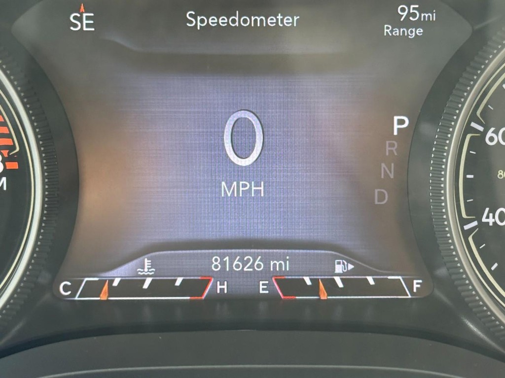Jeep Cherokee Vehicle Full-screen Gallery Image 21