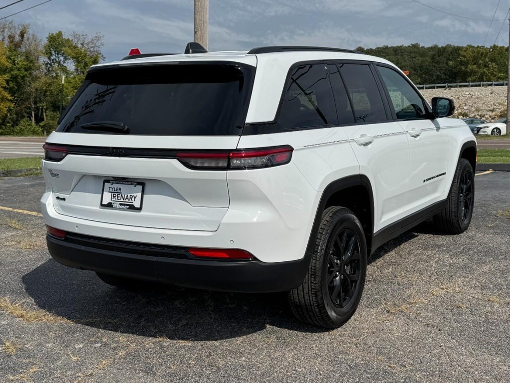 Jeep Grand Cherokee Vehicle Full-screen Gallery Image 04