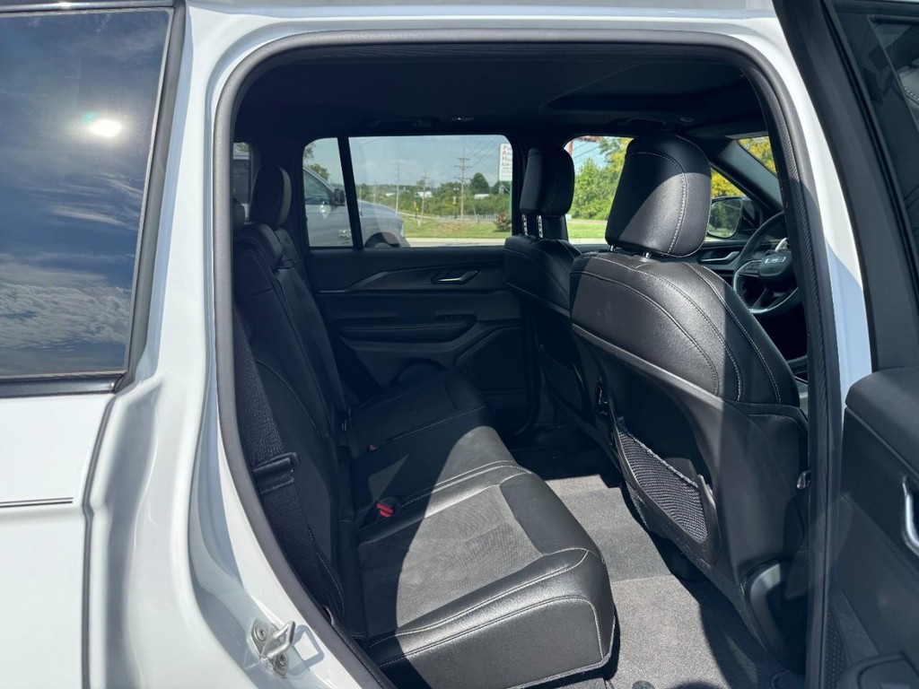Jeep Grand Cherokee Vehicle Full-screen Gallery Image 06