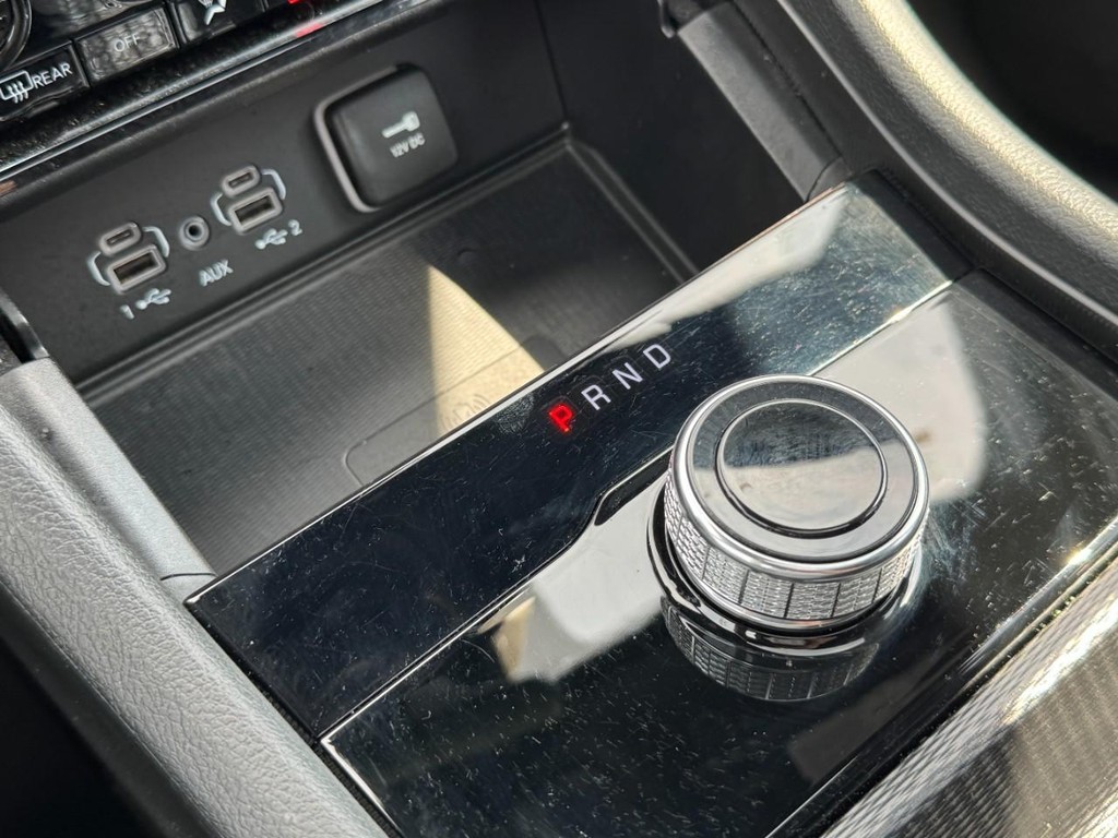Jeep Grand Cherokee Vehicle Full-screen Gallery Image 17