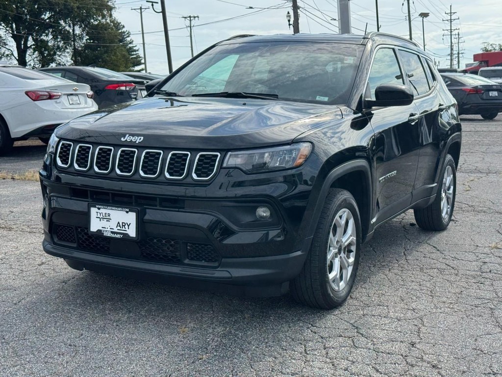 Jeep Compass Vehicle Full-screen Gallery Image 10