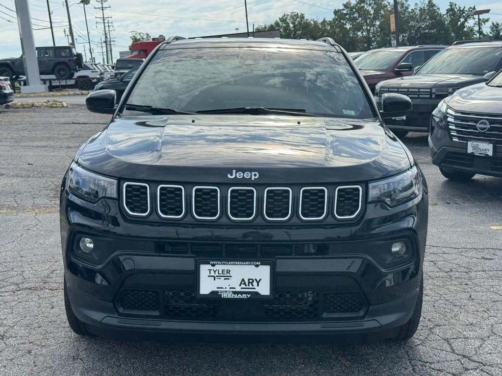 Jeep Compass Vehicle Full-screen Gallery Image 11
