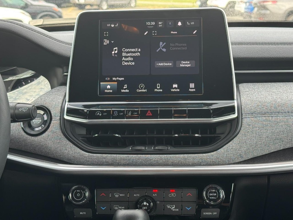 Jeep Compass Vehicle Full-screen Gallery Image 15