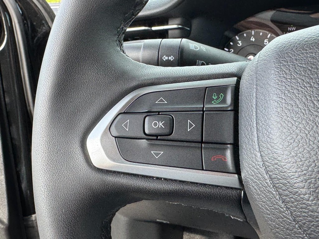 Jeep Compass Vehicle Full-screen Gallery Image 18