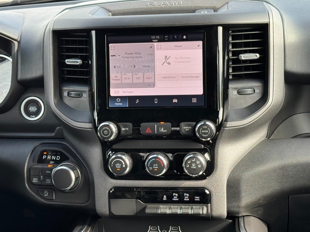 Ram 1500 Vehicle Full-screen Gallery Image 10