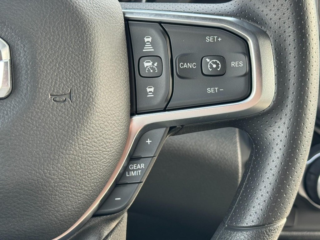 Ram 1500 Vehicle Full-screen Gallery Image 13
