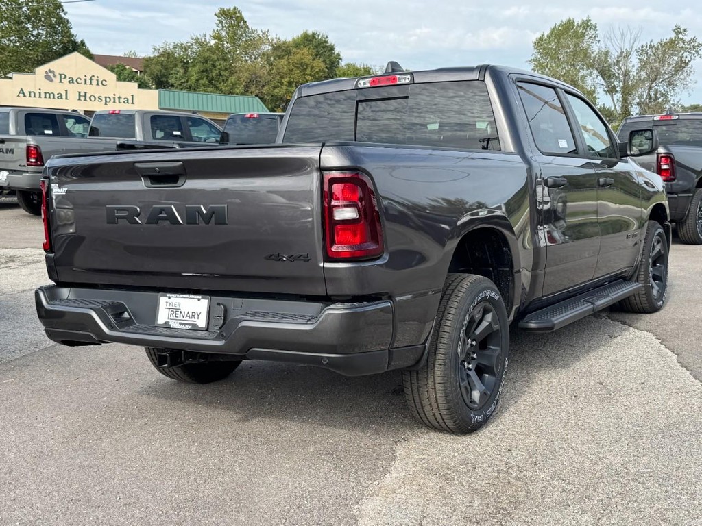 Ram 1500 Vehicle Full-screen Gallery Image 04