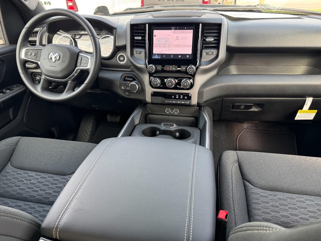Ram 1500 Vehicle Full-screen Gallery Image 07