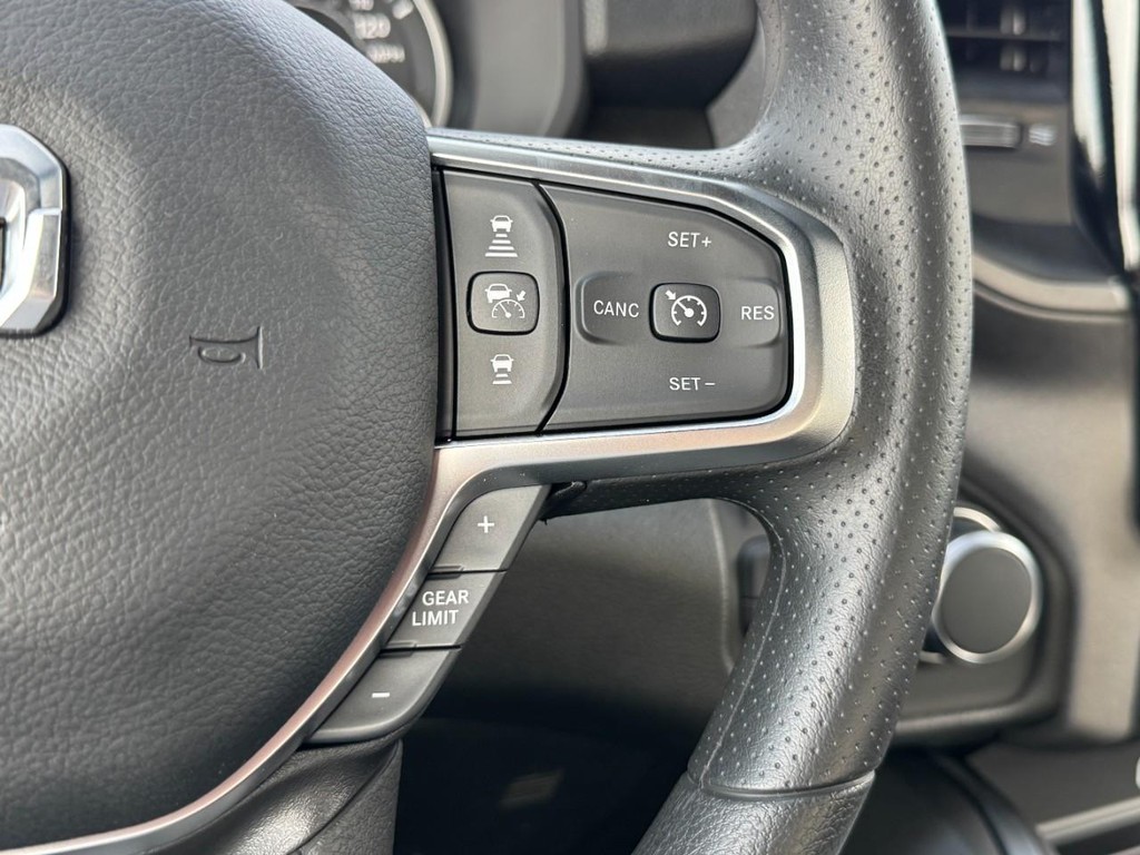 Ram 1500 Vehicle Full-screen Gallery Image 13