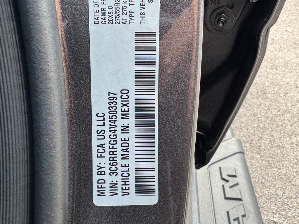 Ram 1500 Vehicle Full-screen Gallery Image 18