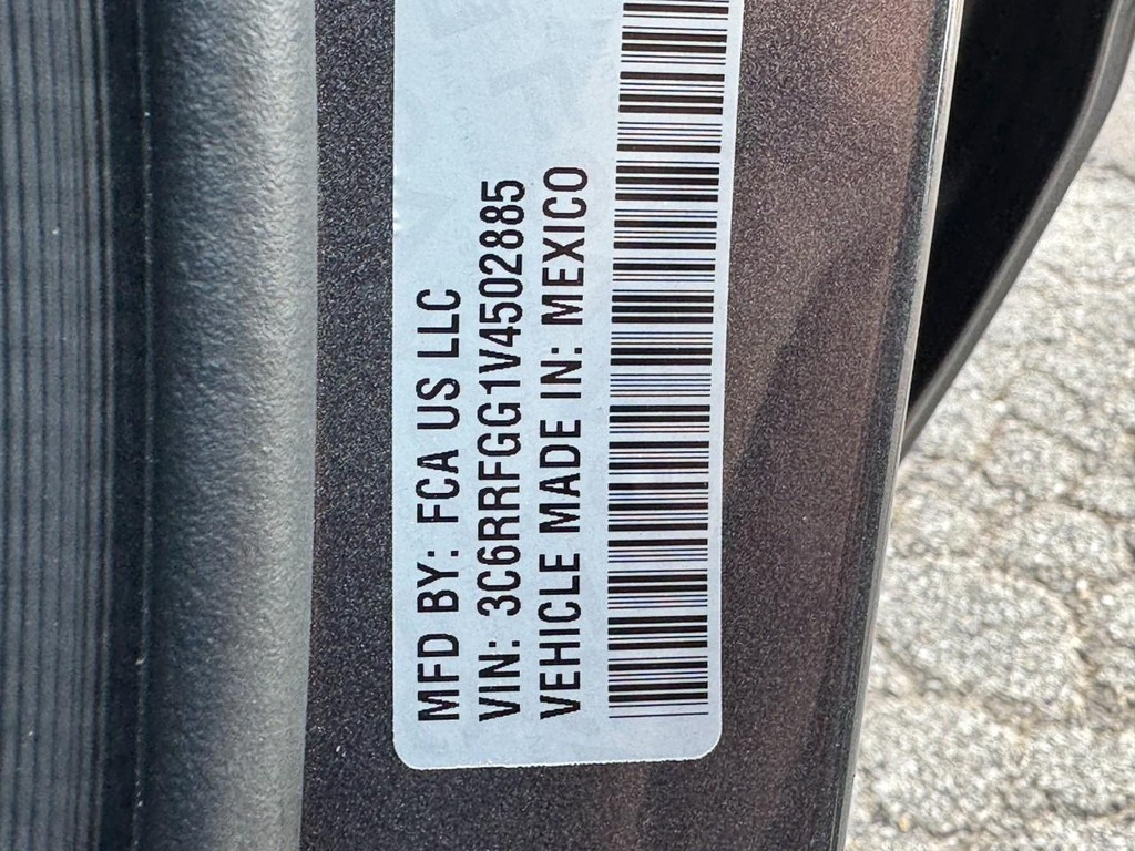 Ram 1500 Vehicle Full-screen Gallery Image 17