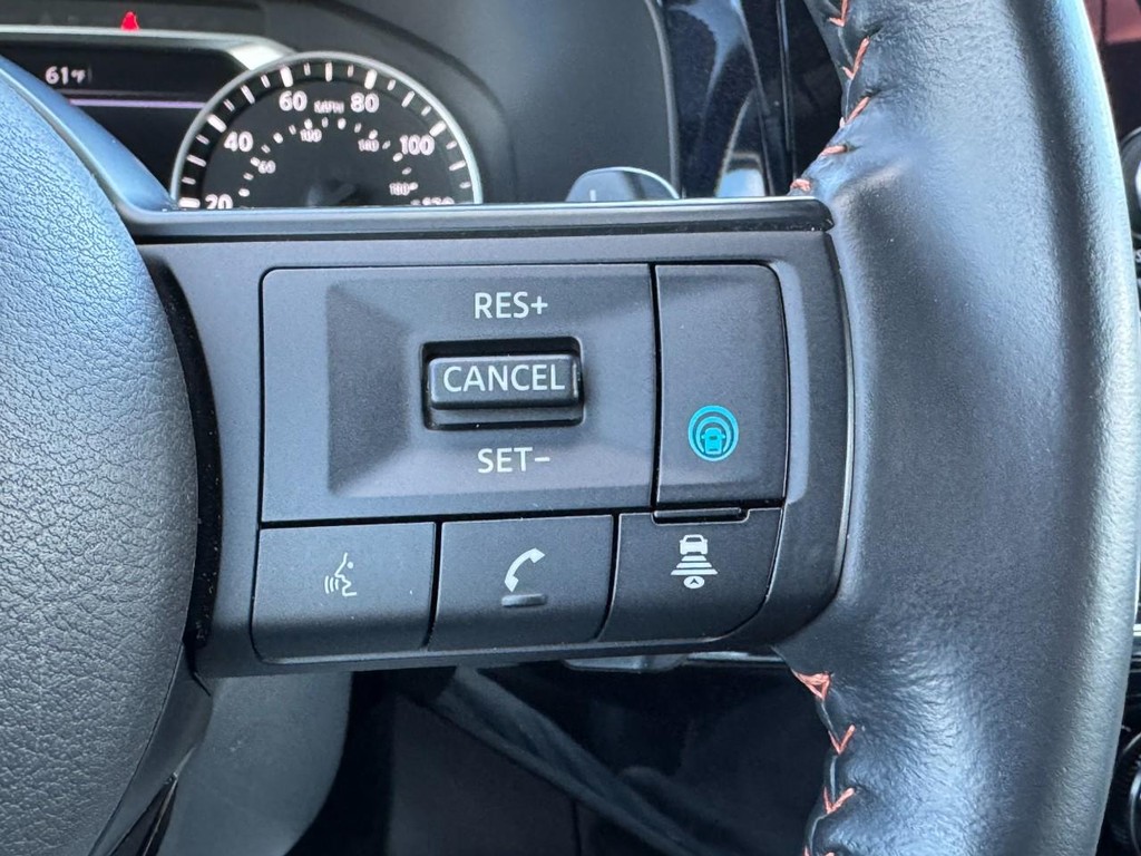 Nissan Pathfinder Vehicle Full-screen Gallery Image 20