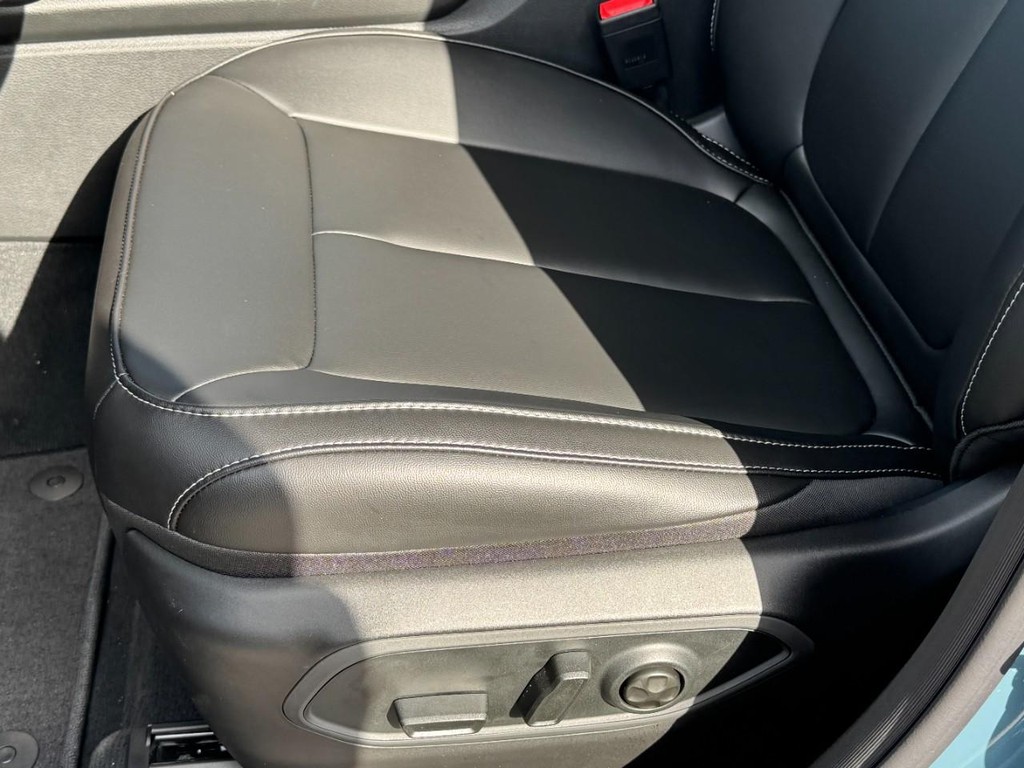 Jeep Grand Cherokee L Vehicle Full-screen Gallery Image 20