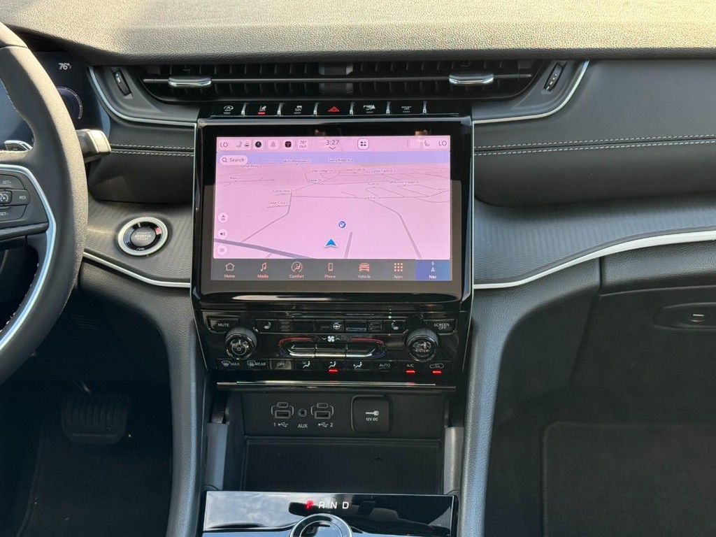 Jeep Grand Cherokee Vehicle Full-screen Gallery Image 10