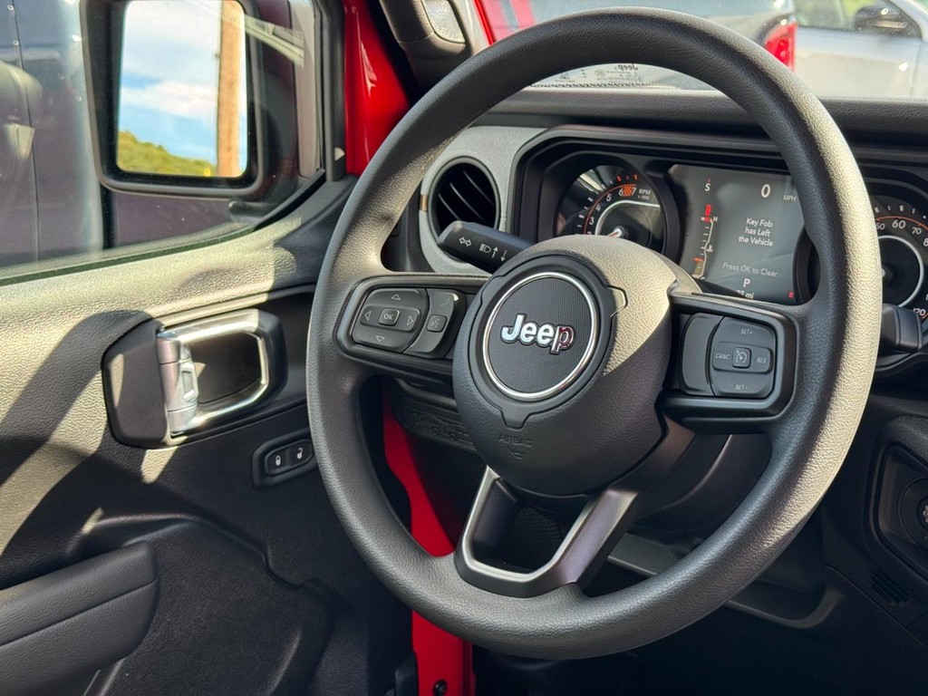 Jeep Wrangler Vehicle Full-screen Gallery Image 10