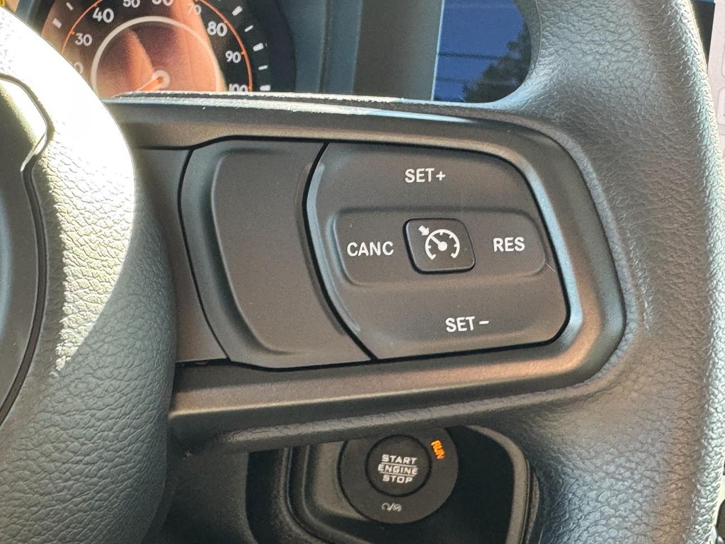Jeep Wrangler Vehicle Full-screen Gallery Image 14