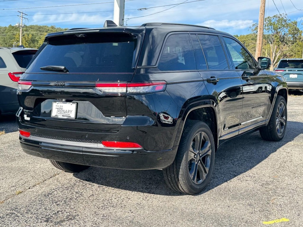 Jeep Grand Cherokee Vehicle Full-screen Gallery Image 04