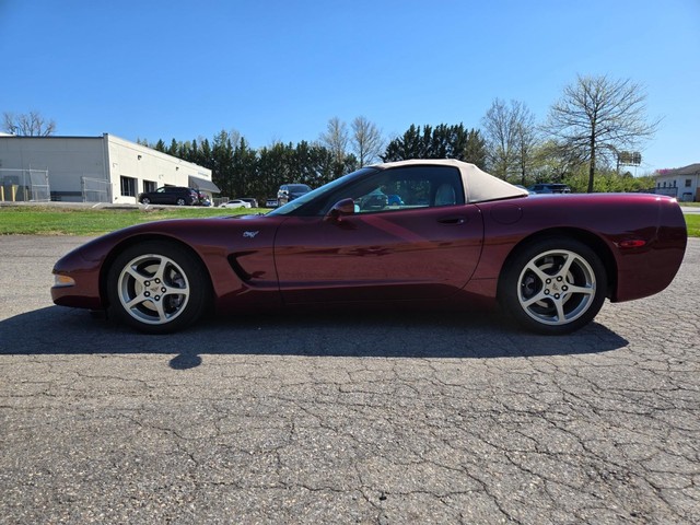 Chevrolet Corvette Vehicle Image 32