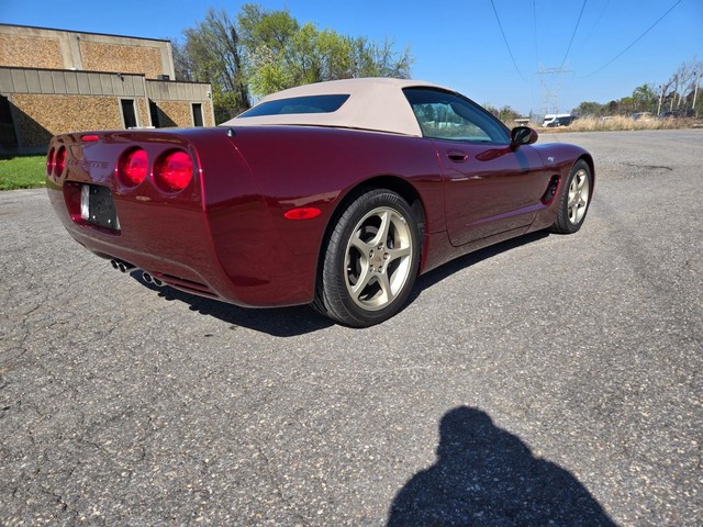 Chevrolet Corvette Vehicle Image 32