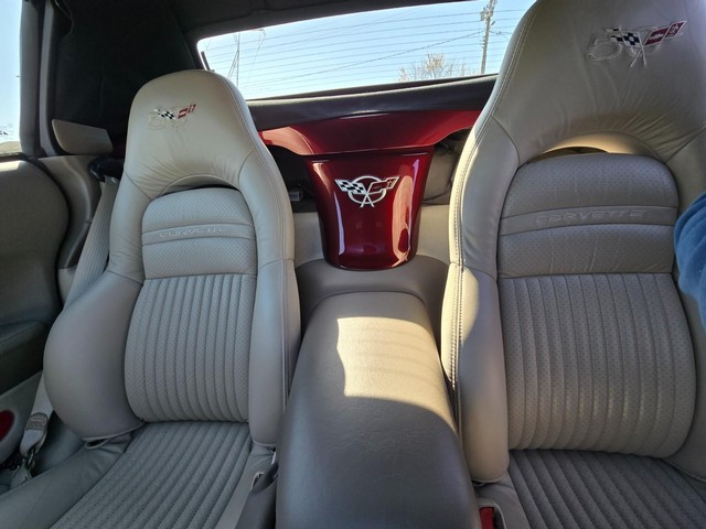 Chevrolet Corvette Vehicle Image 32