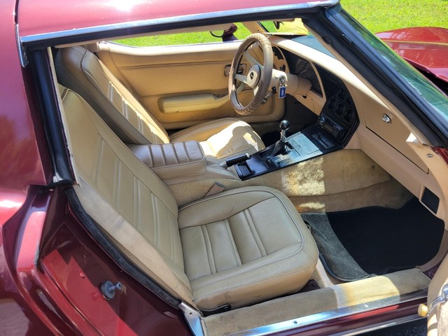 Chevrolet Corvette Vehicle Image 17