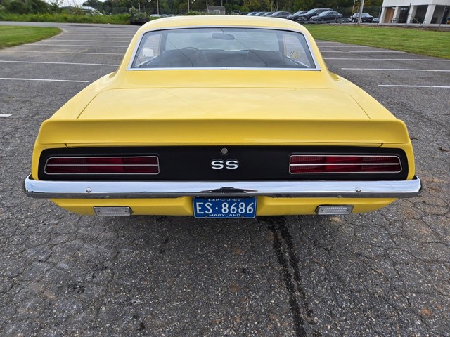 Chevrolet Camaro Vehicle Image 15