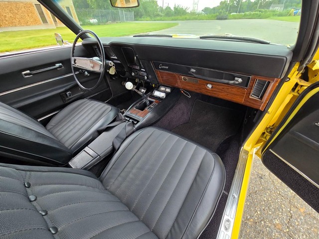 Chevrolet Camaro Vehicle Image 15