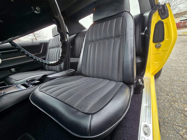 Chevrolet Camaro Vehicle Image 18