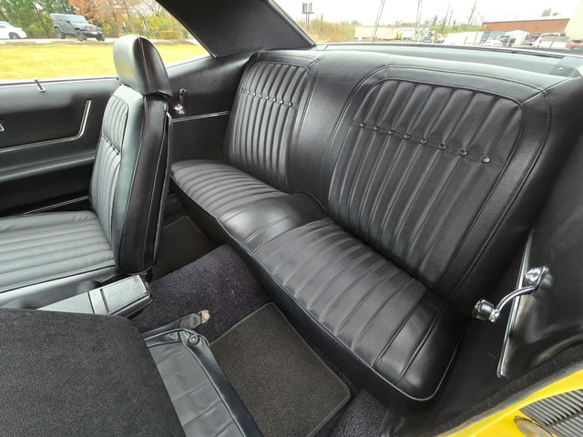 Chevrolet Camaro Vehicle Image 25