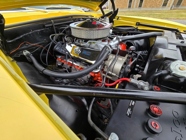 Chevrolet Camaro Vehicle Image 26