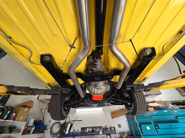 Chevrolet Camaro Vehicle Image 35