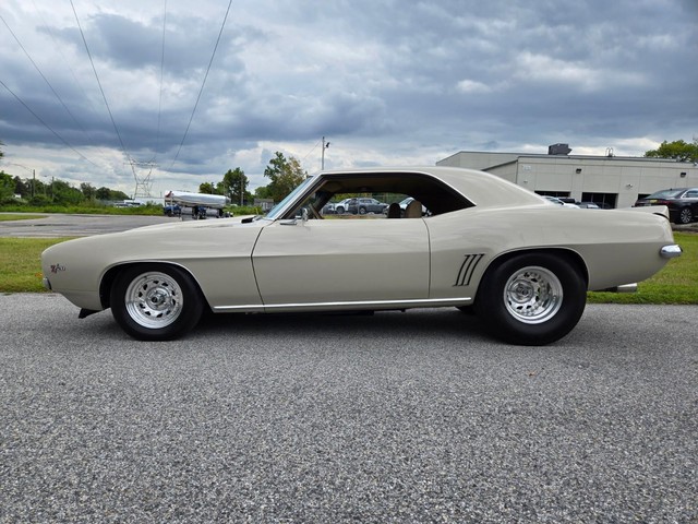 Chevrolet Camaro Vehicle Image 36
