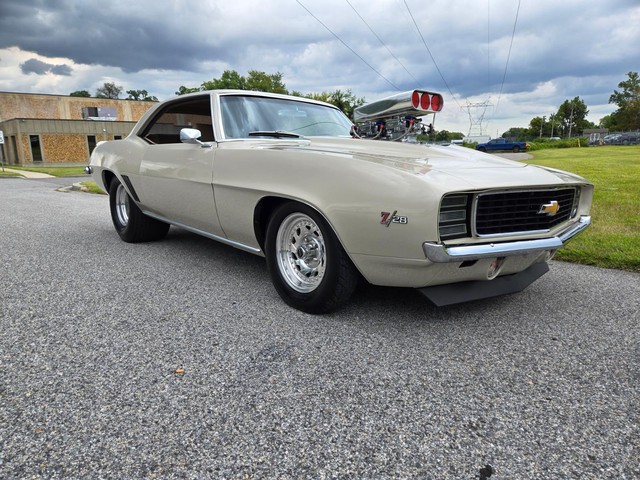 Chevrolet Camaro Vehicle Image 36