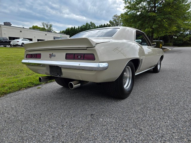 Chevrolet Camaro Vehicle Image 36