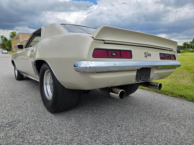 Chevrolet Camaro Vehicle Image 36
