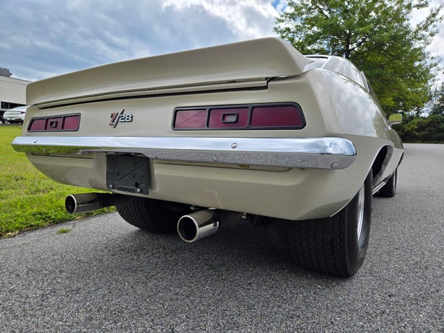 Chevrolet Camaro Vehicle Image 36