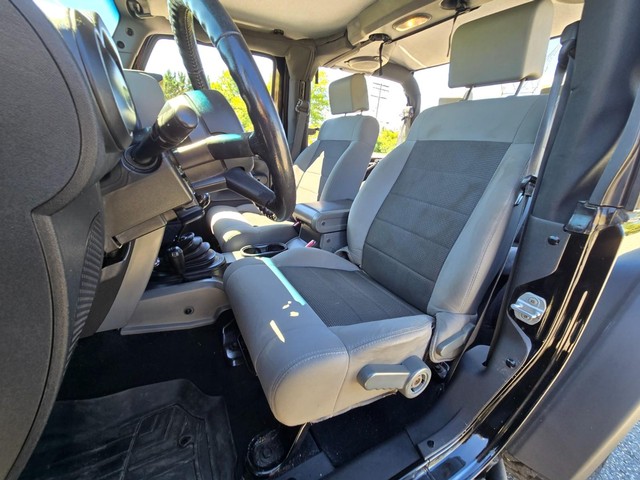 Jeep Wrangler Unlimited Vehicle Image 25